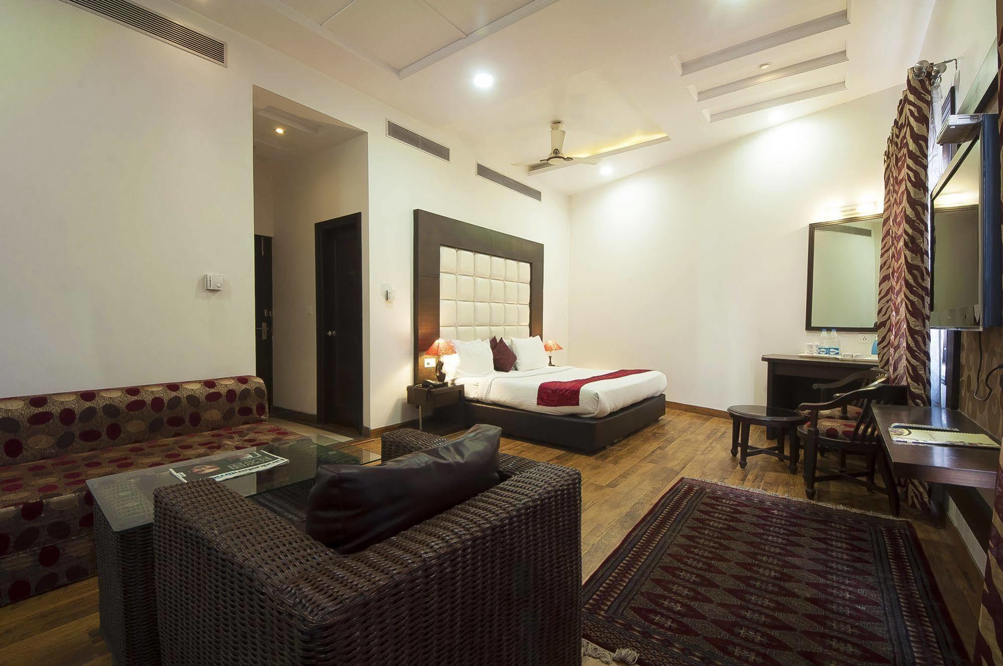 Hotel Prems Paradise Amritsar Exterior photo
