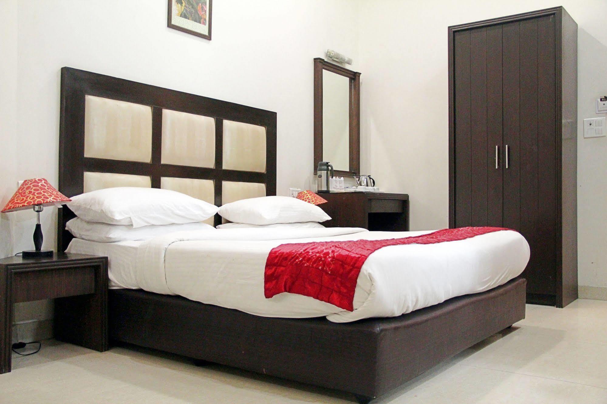 Hotel Prems Paradise Amritsar Exterior photo