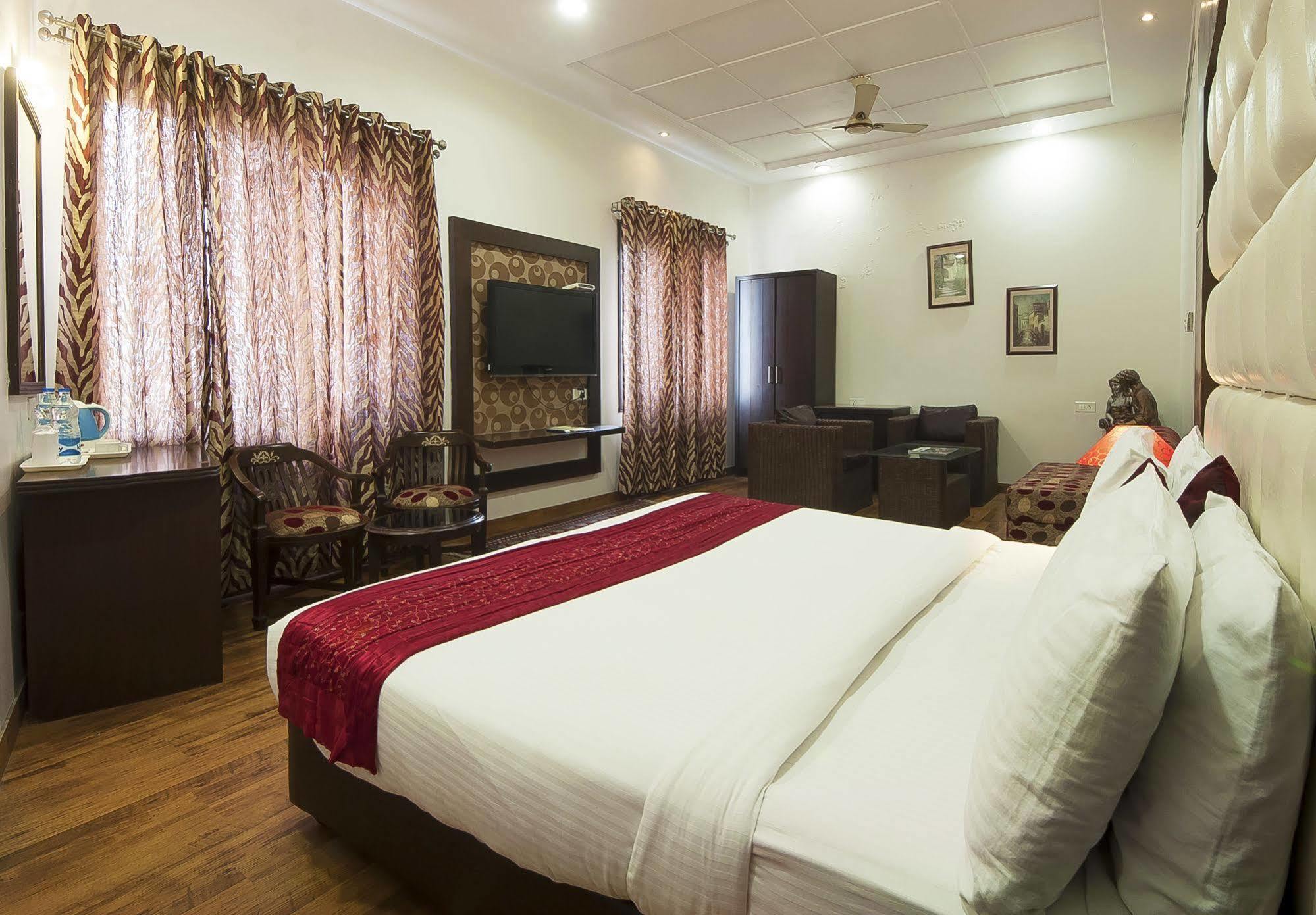 Hotel Prems Paradise Amritsar Exterior photo